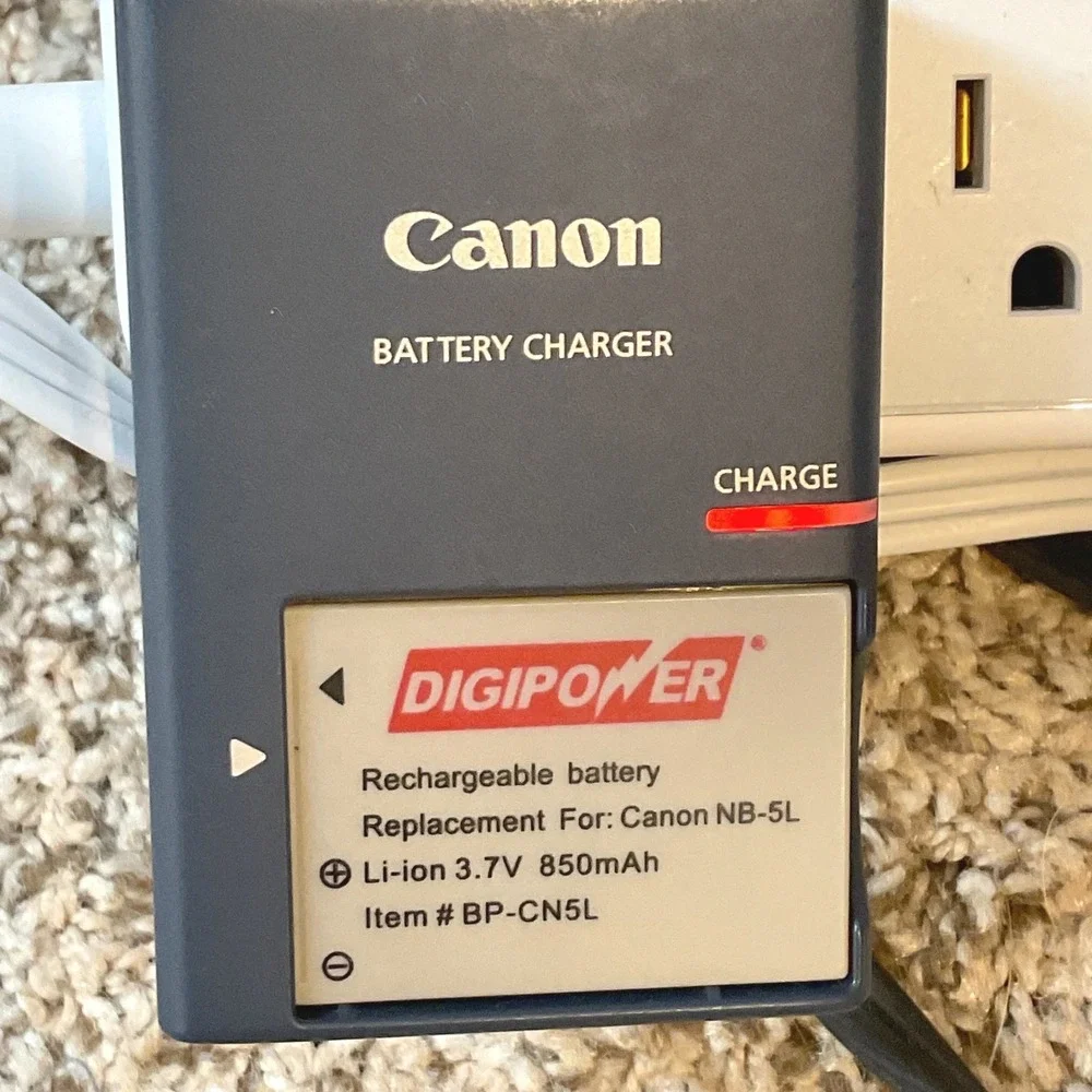 Canon PowerShot SD870 IS Digital ELPH Silver 8.0MP Bundle ⚫️ DOT on Screen ⚫️